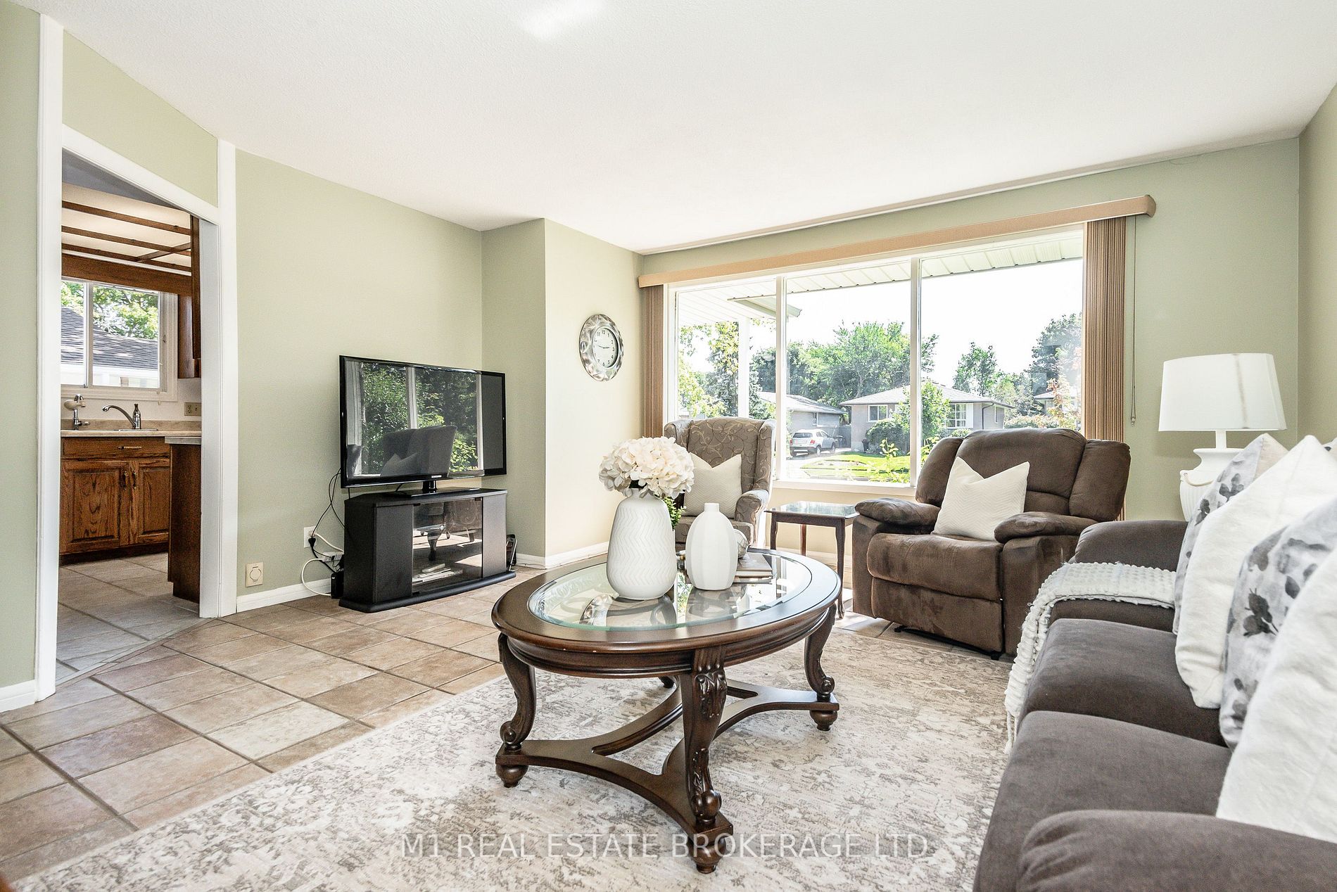 77 Mountford Dr