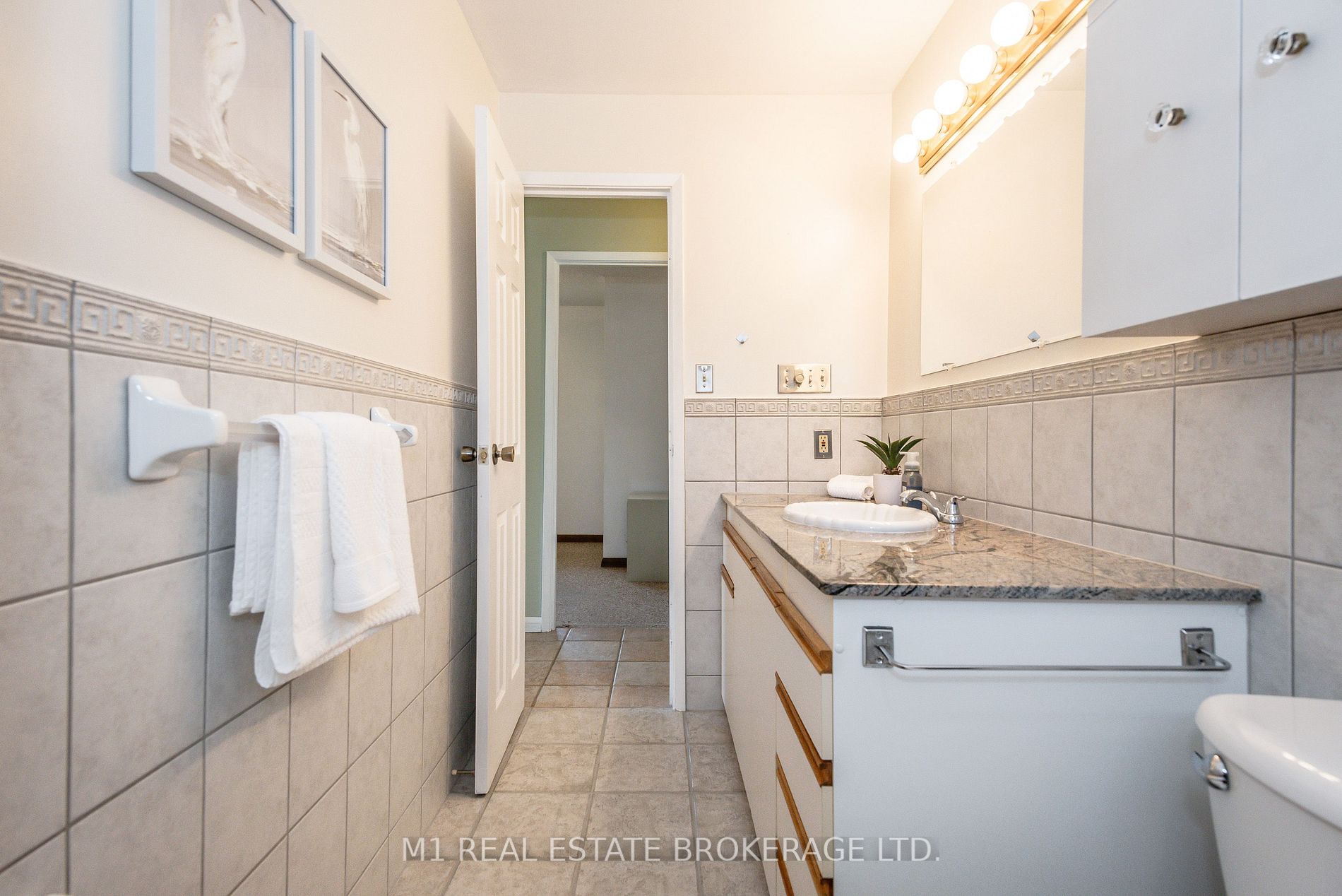 77 Mountford Dr
