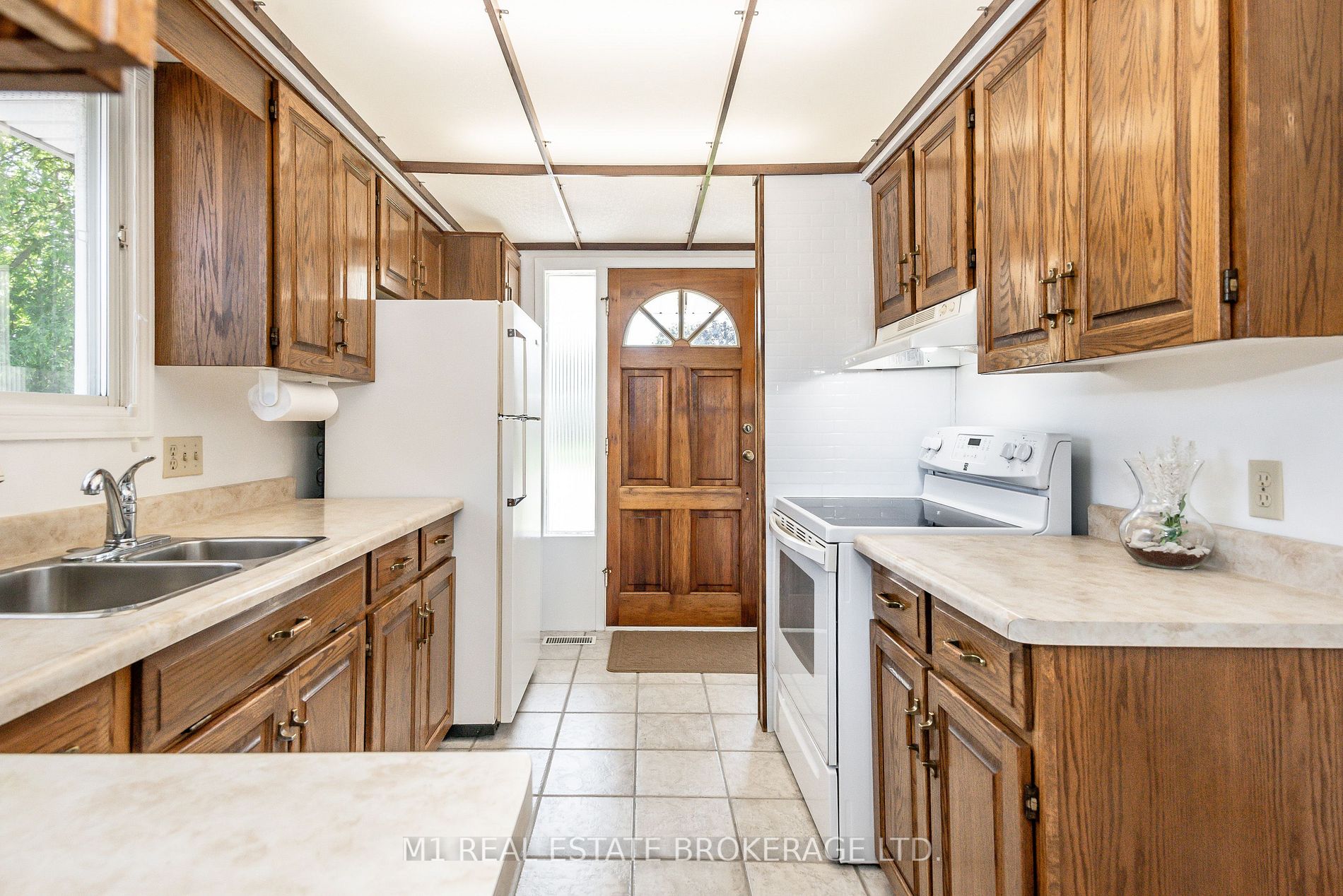 77 Mountford Dr