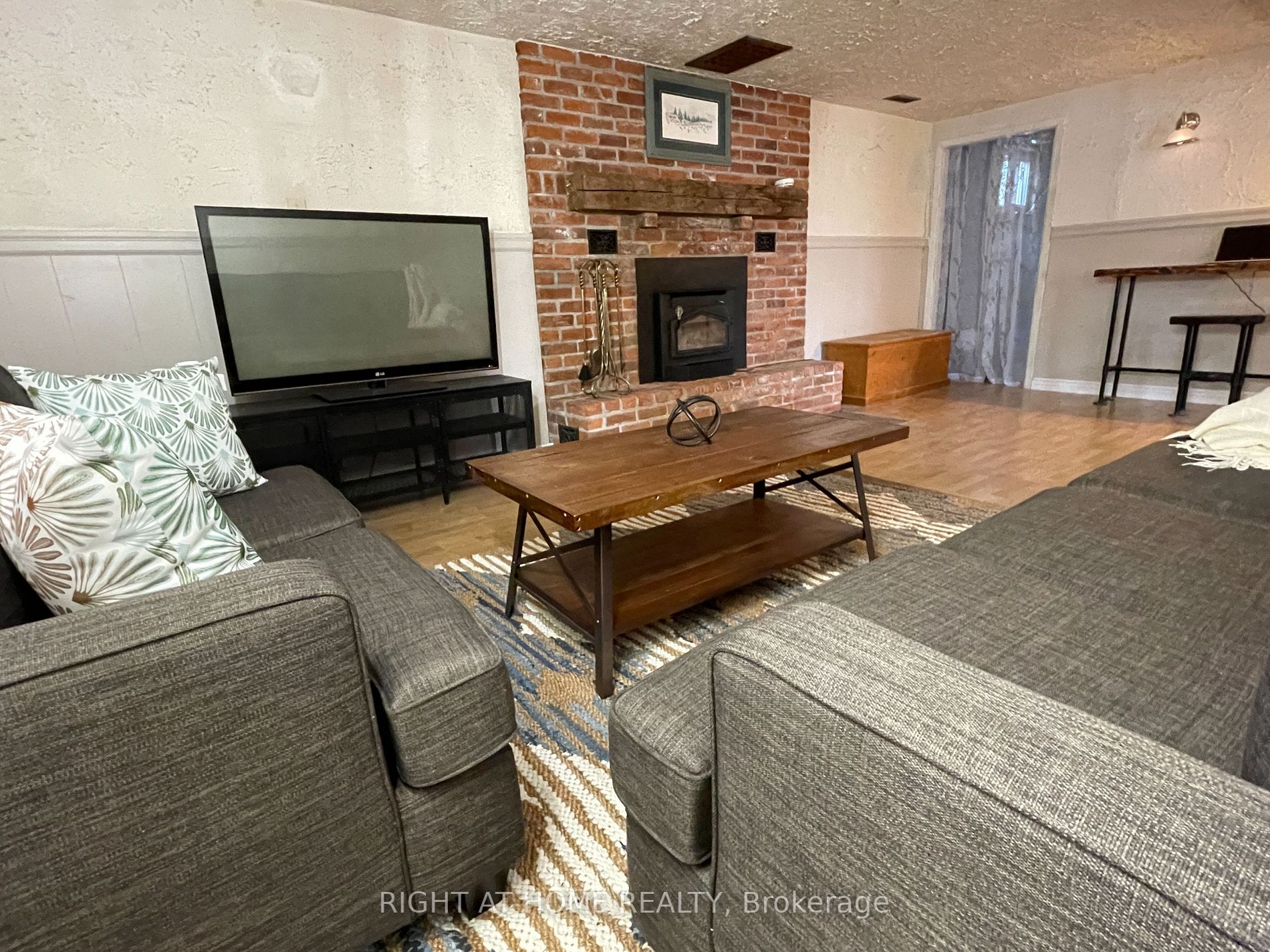 112 Coulter Dr