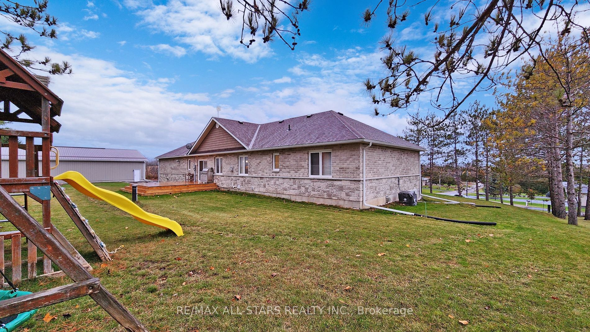 20 Hilltop Crt
