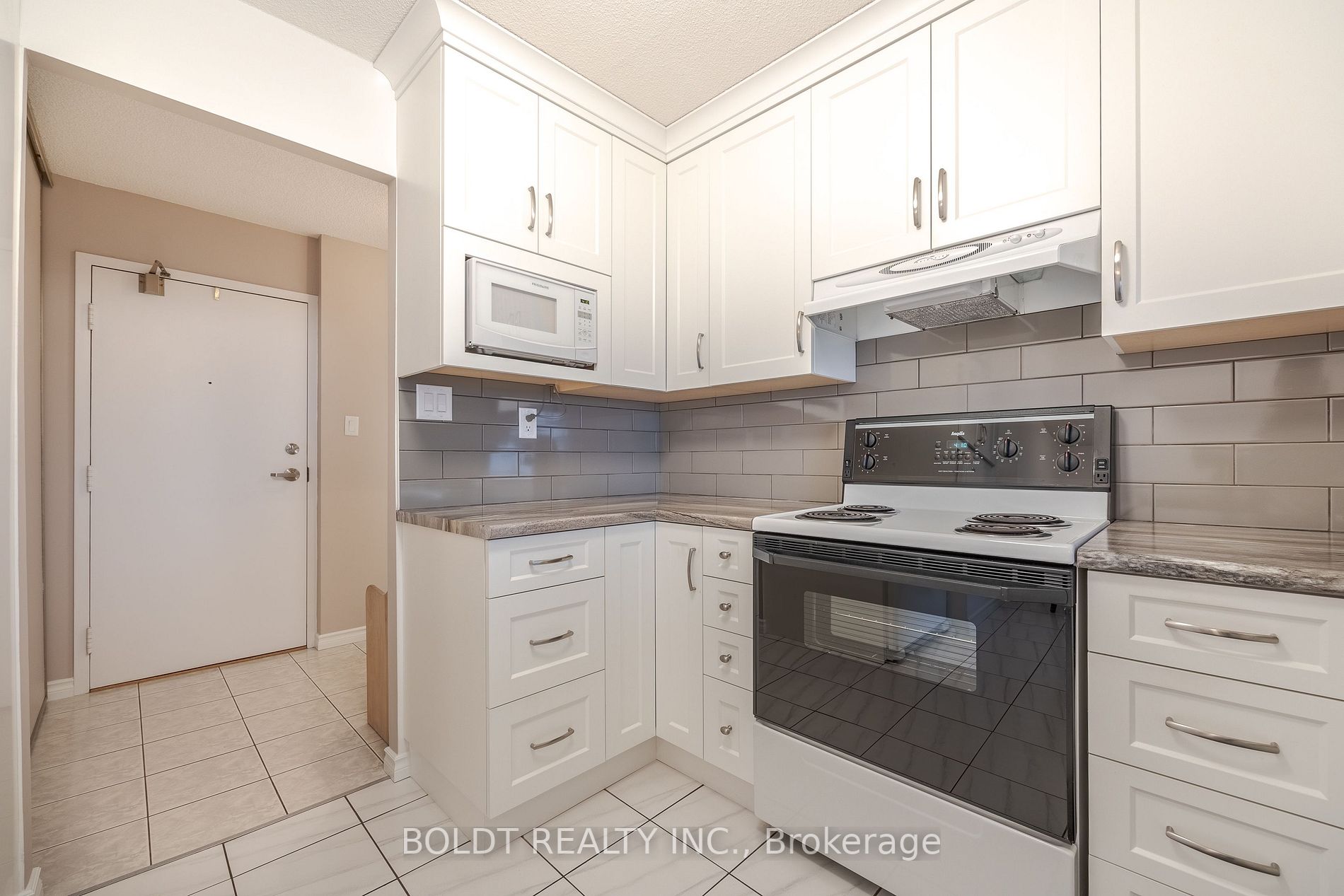 7 Gale Cres, #604
