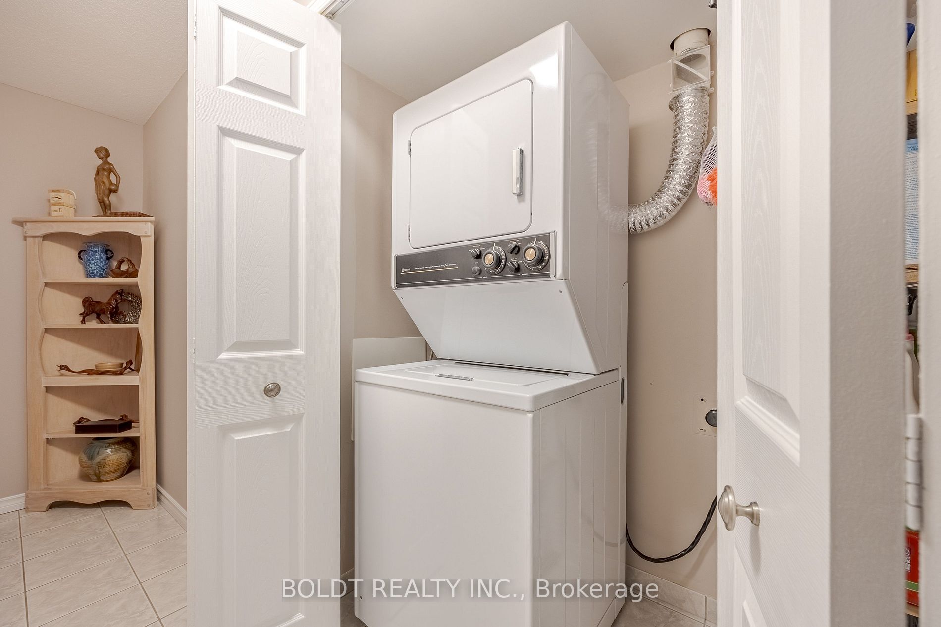 7 Gale Cres, #604
