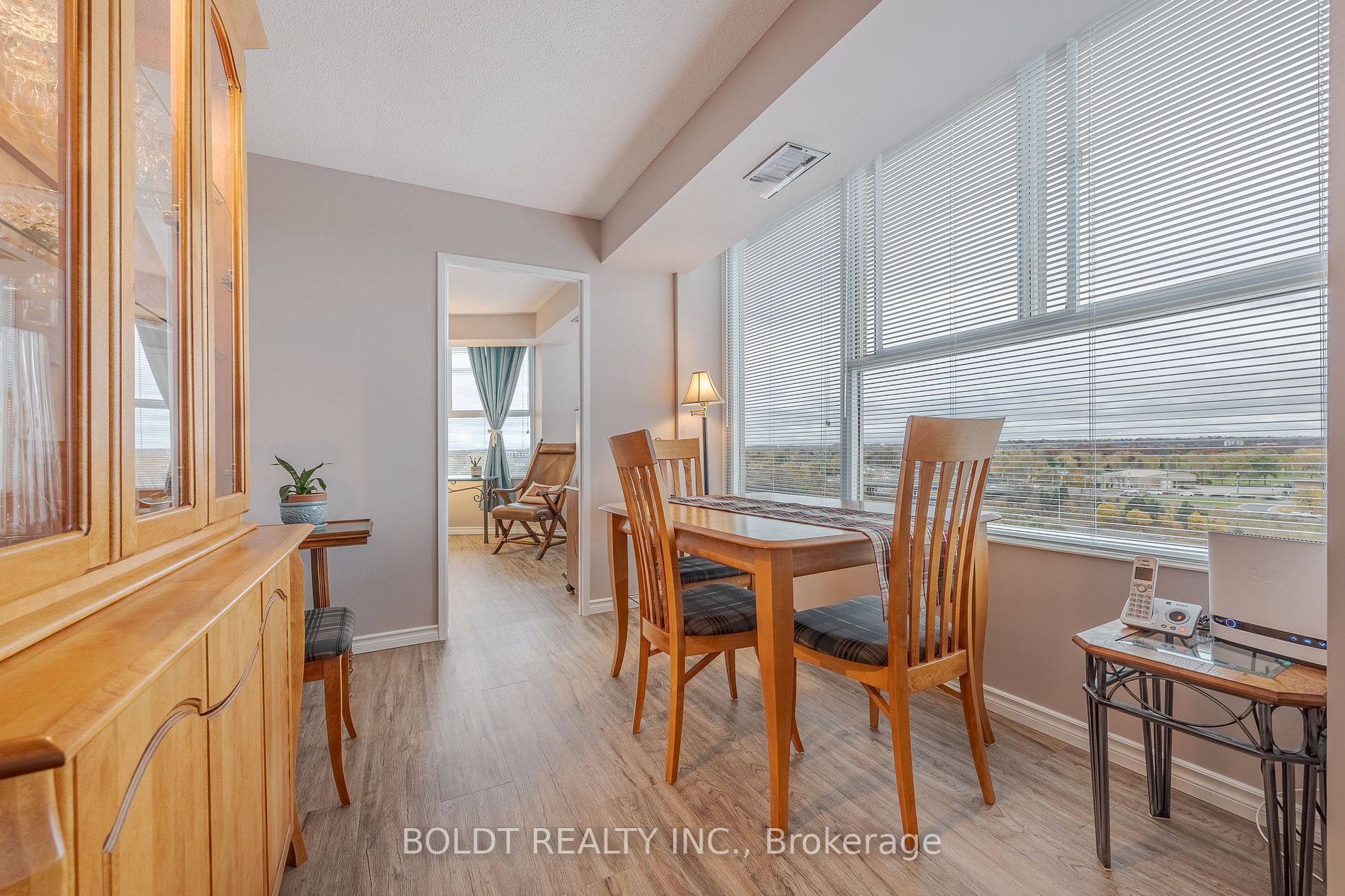 7 Gale Cres, #604