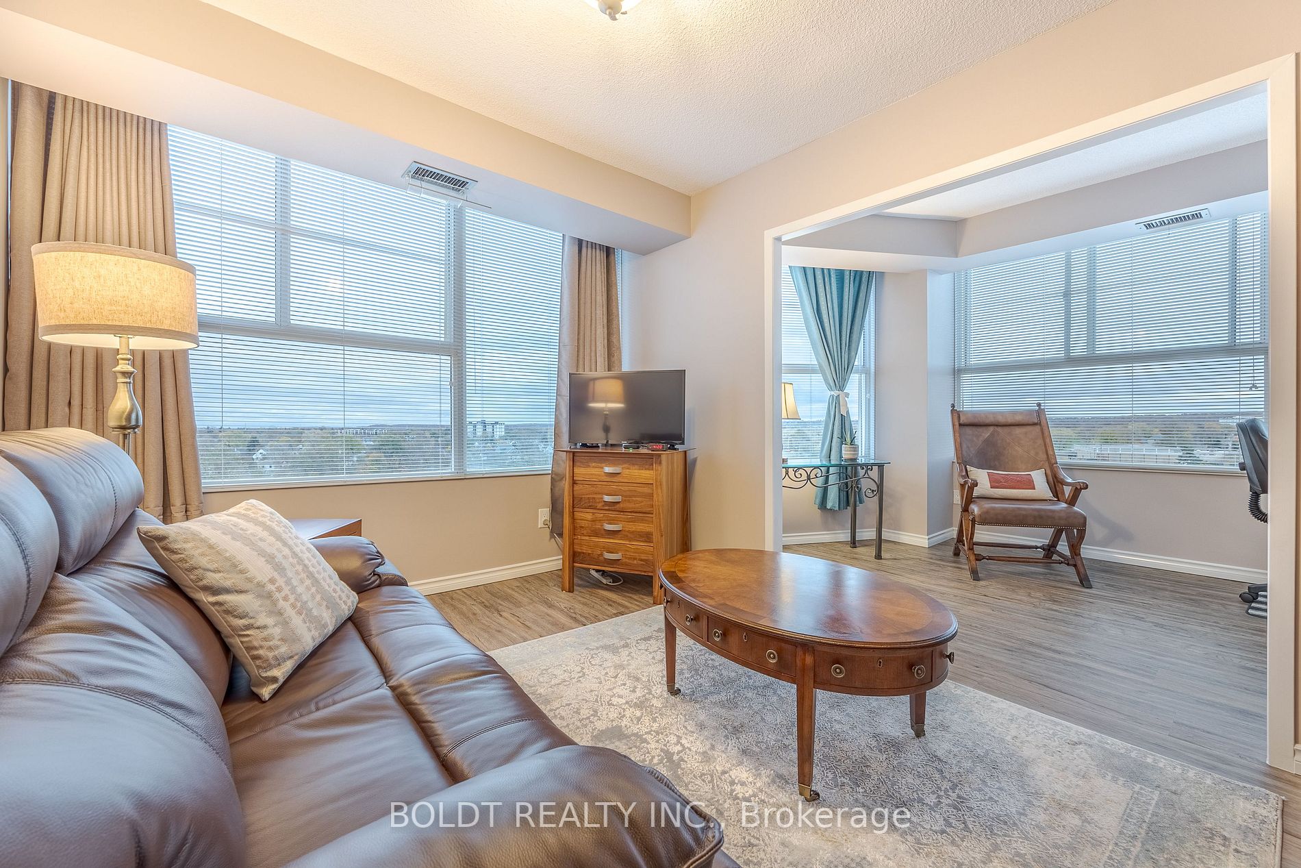 7 Gale Cres, #604