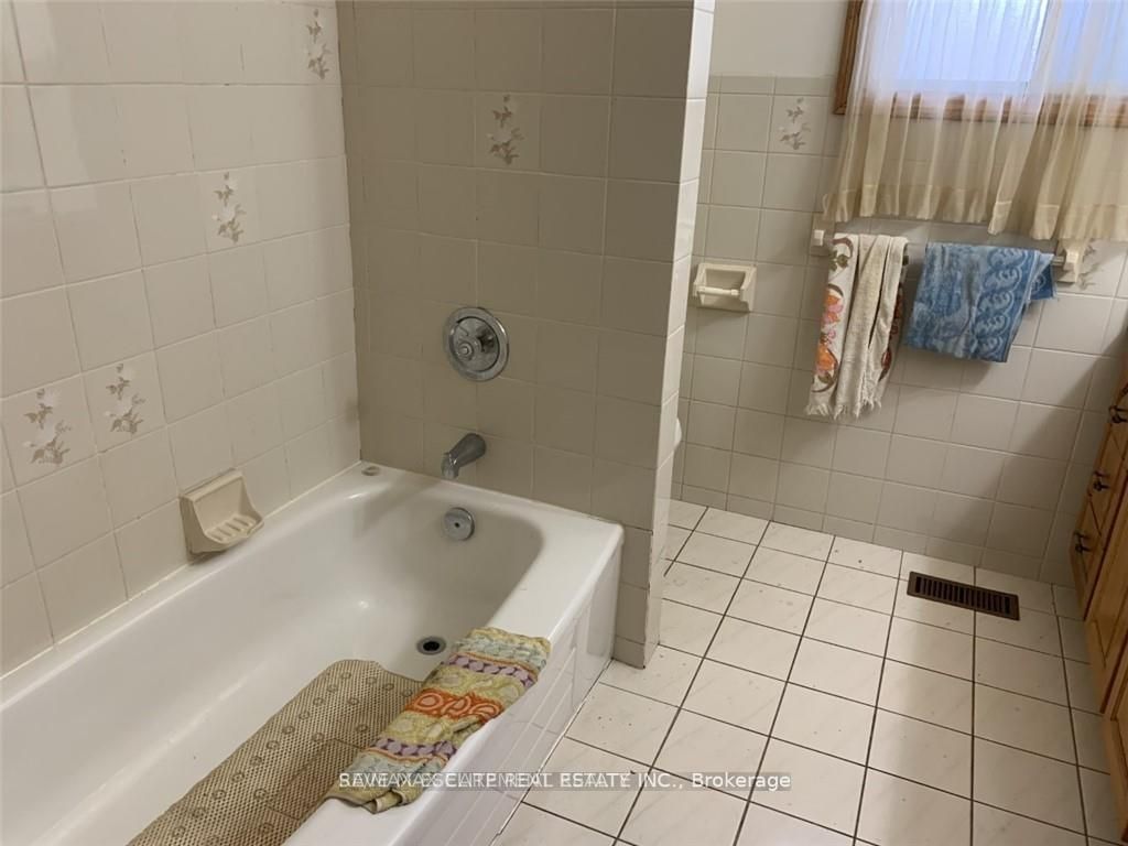 272 Glover Rd