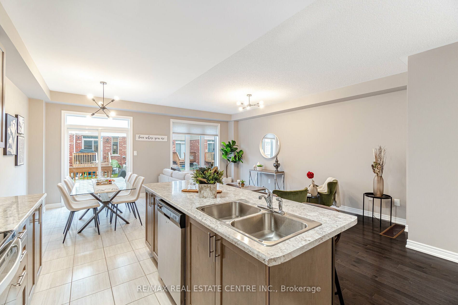128 Mutrie Boulevard