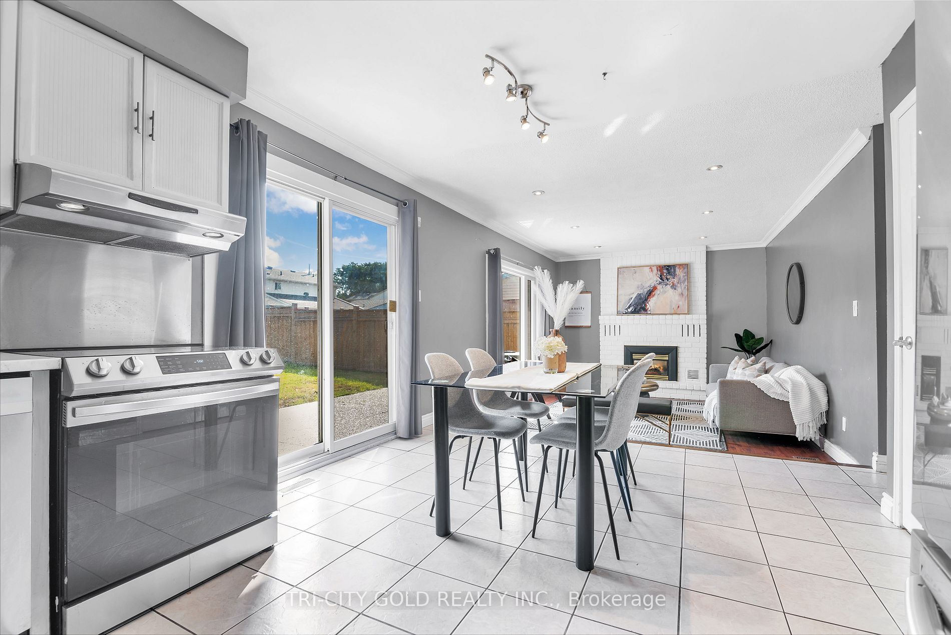 69 Dalton Cres