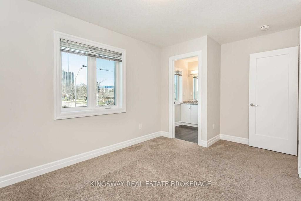 3 Nieson St