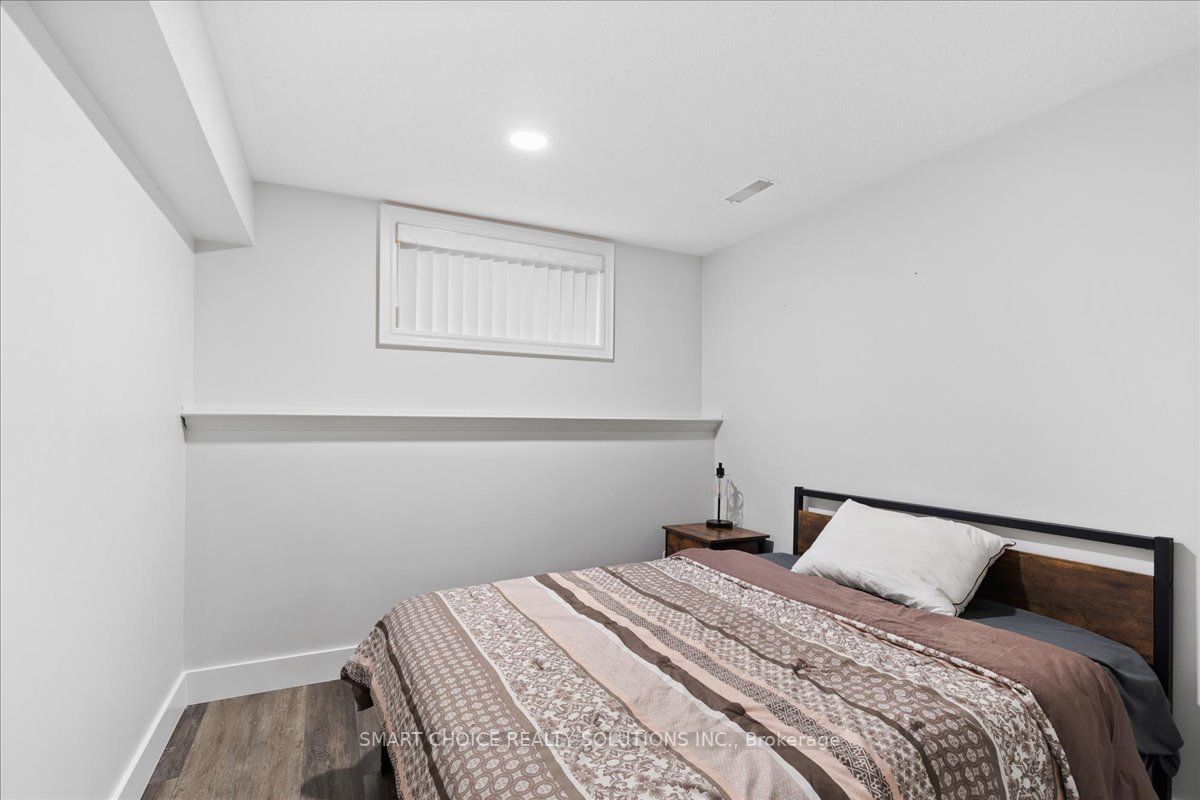 15 Pioneer Ridge Dr