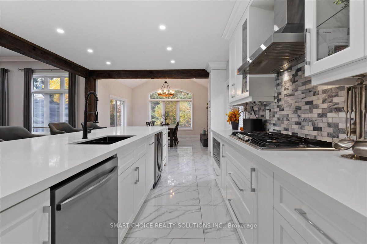 15 Pioneer Ridge Dr