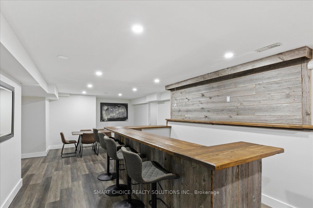 15 Pioneer Ridge Dr