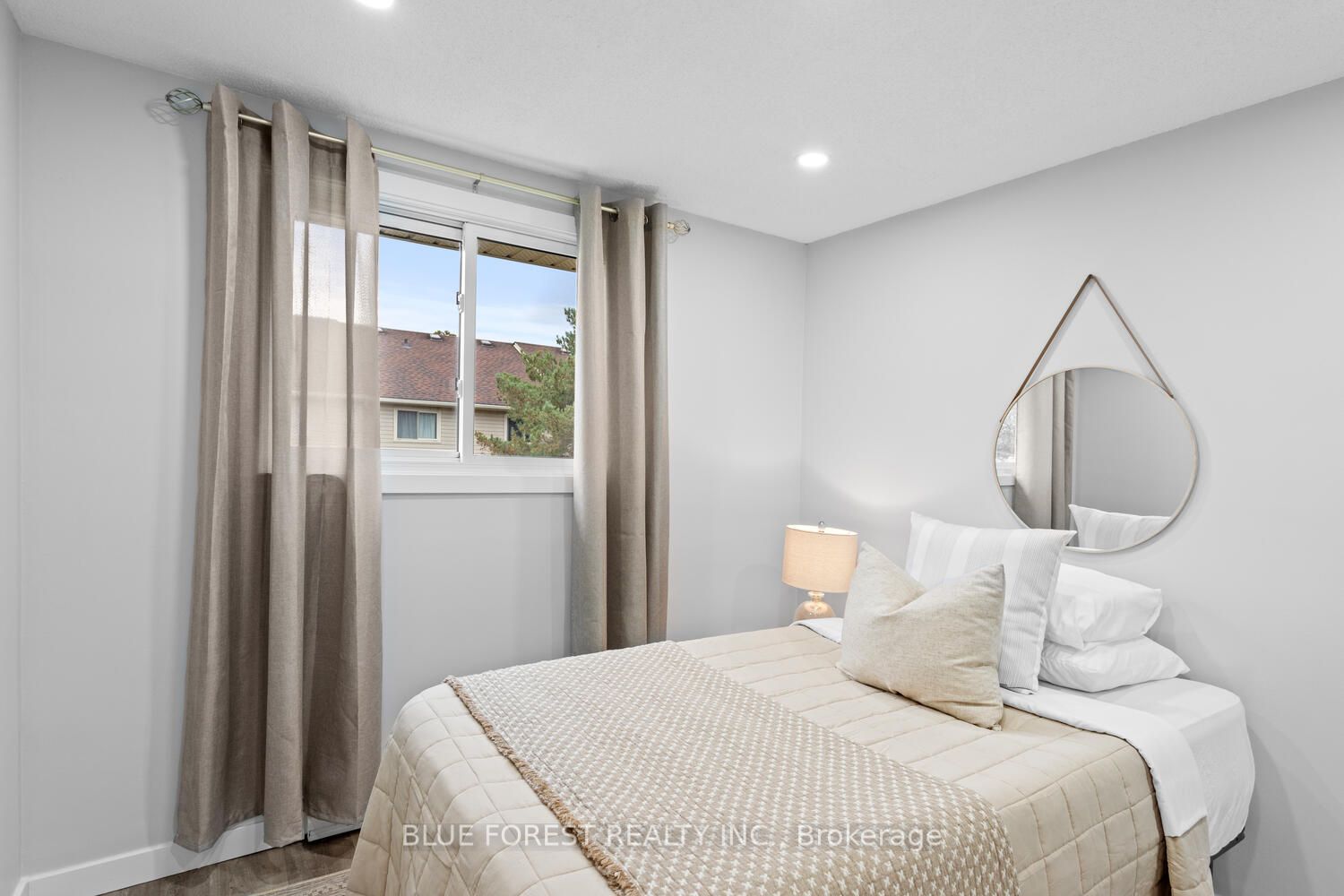 626 Wharncliffe Rd S, #35