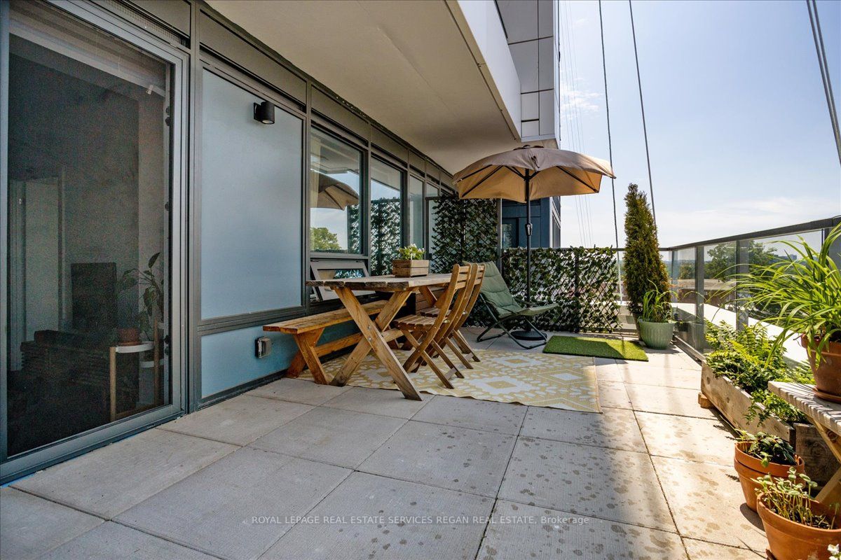 5 Wellington St, #407