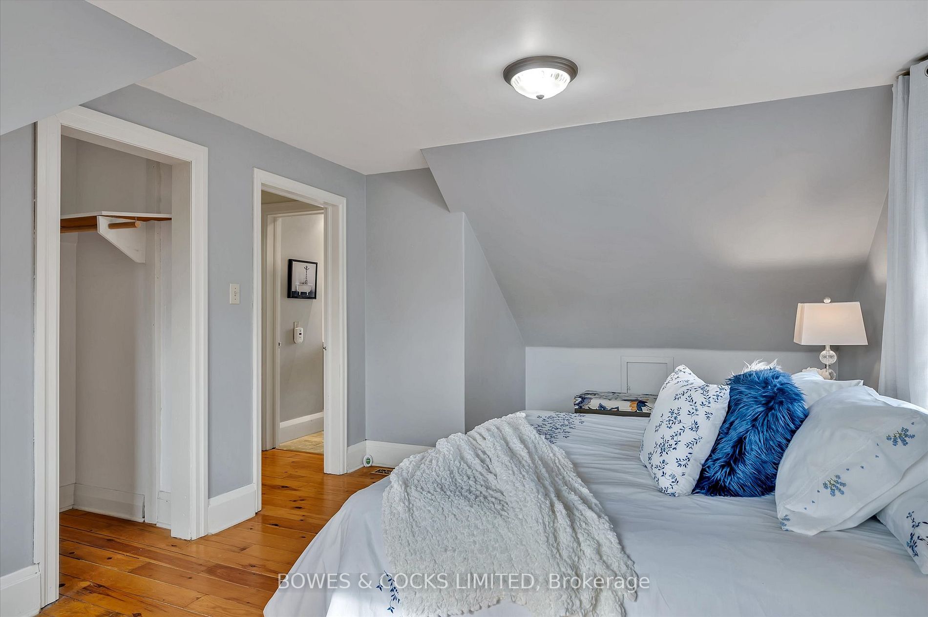 266 Mark St