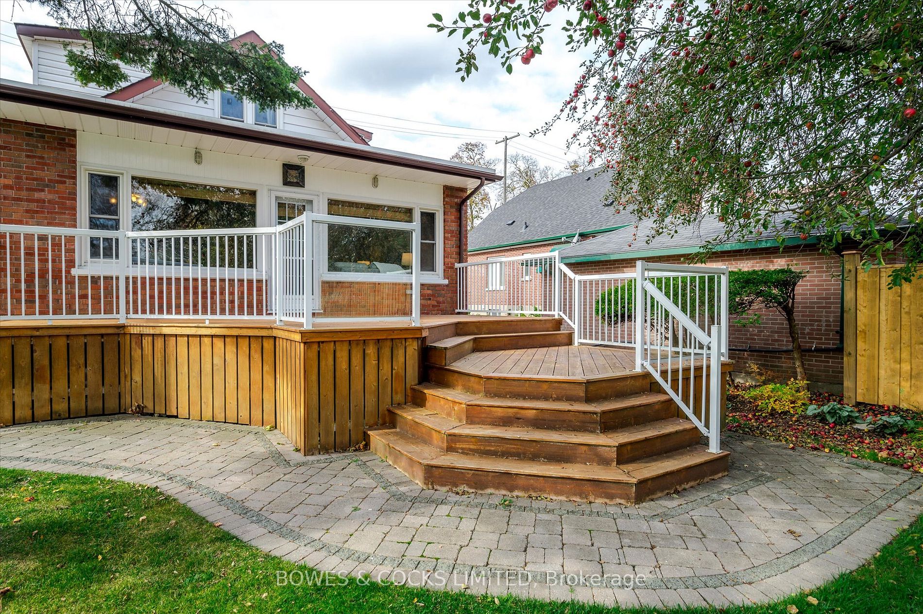 266 Mark St