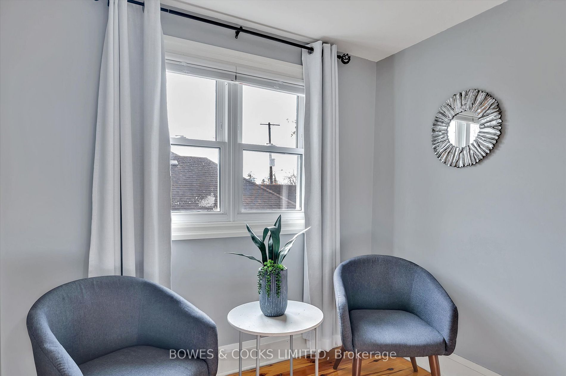 266 Mark St