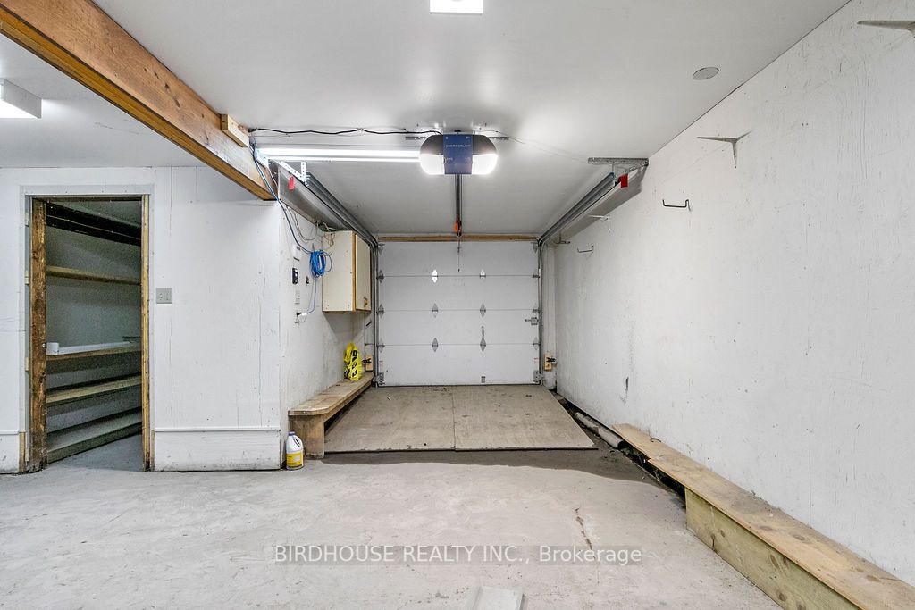 14 Francis St E