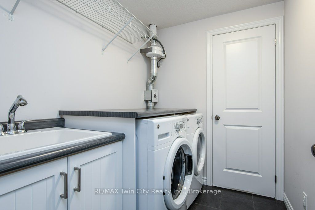 215 Rachel Crescent, #B