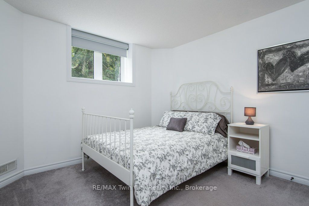 215 Rachel Crescent, #B