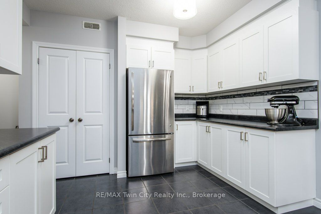 215 Rachel Crescent, #B