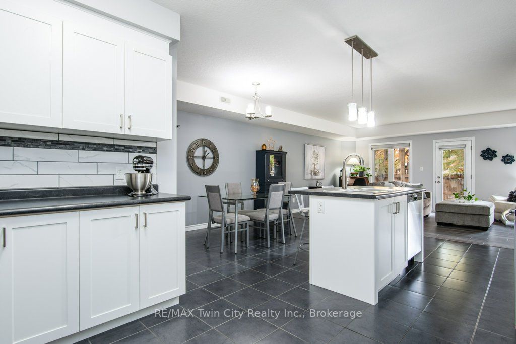 215 Rachel Crescent, #B
