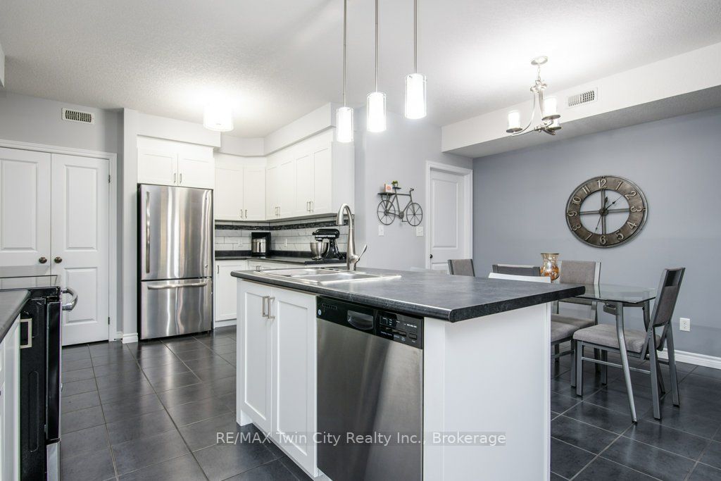 215 Rachel Crescent, #B