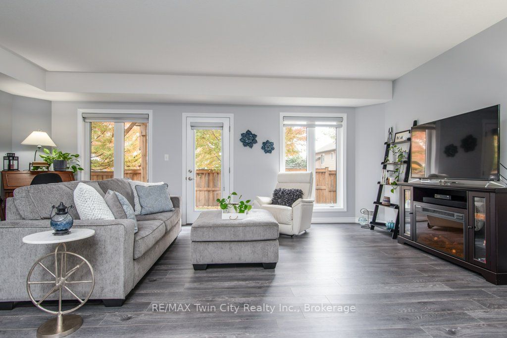 215 Rachel Crescent, #B