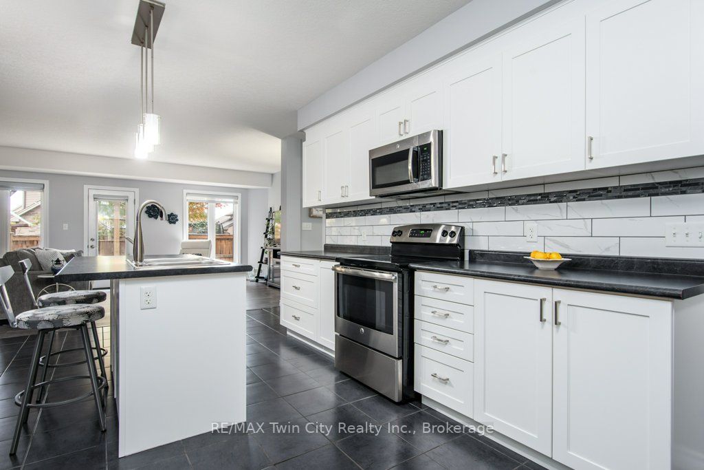 215 Rachel Crescent, #B