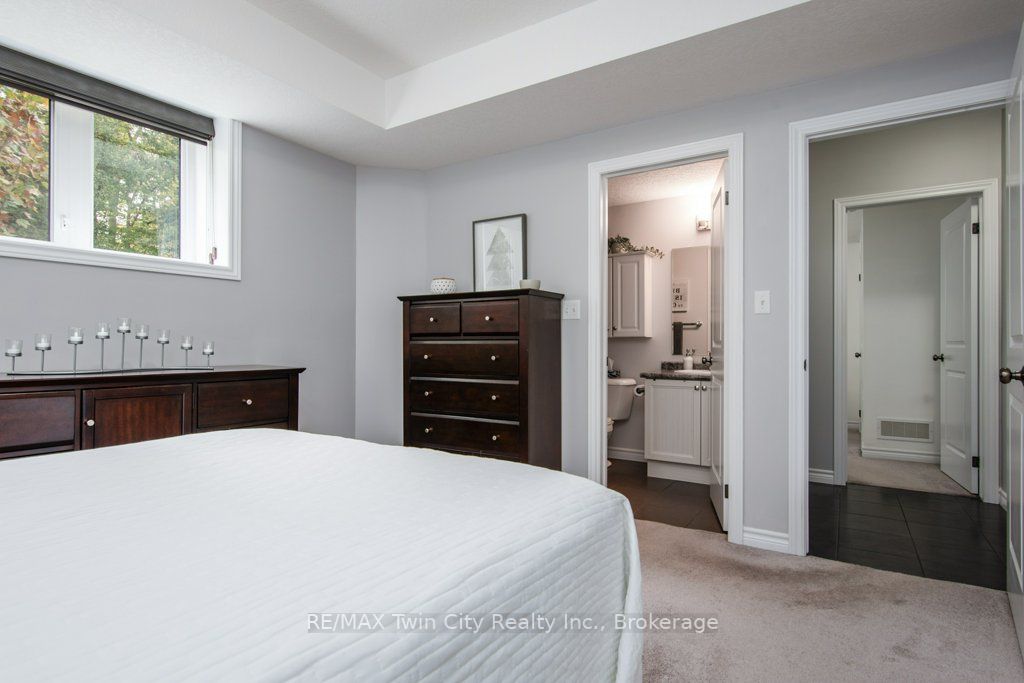 215 Rachel Crescent, #B