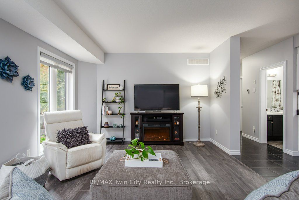 215 Rachel Crescent, #B