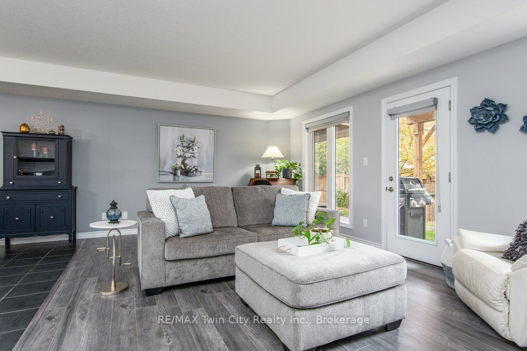 215 Rachel Crescent, #B
