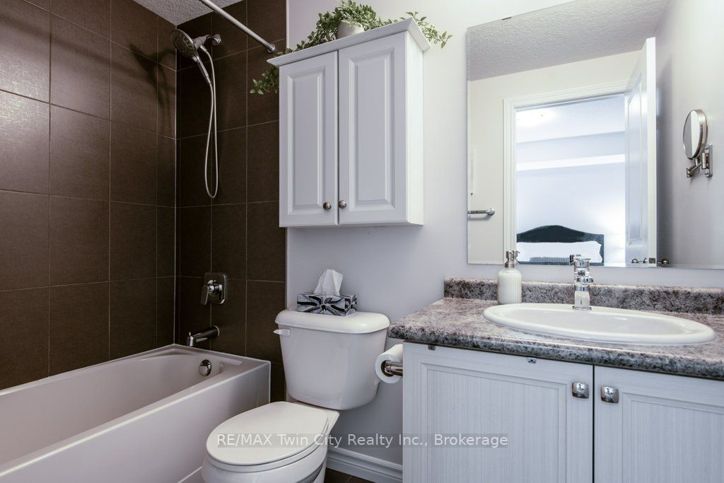 215 Rachel Crescent, #B