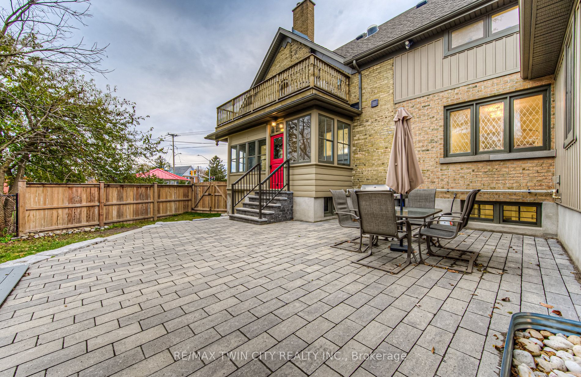 92 Strange St