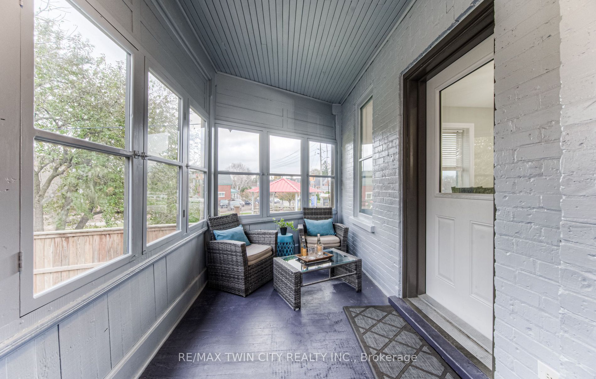 92 Strange St
