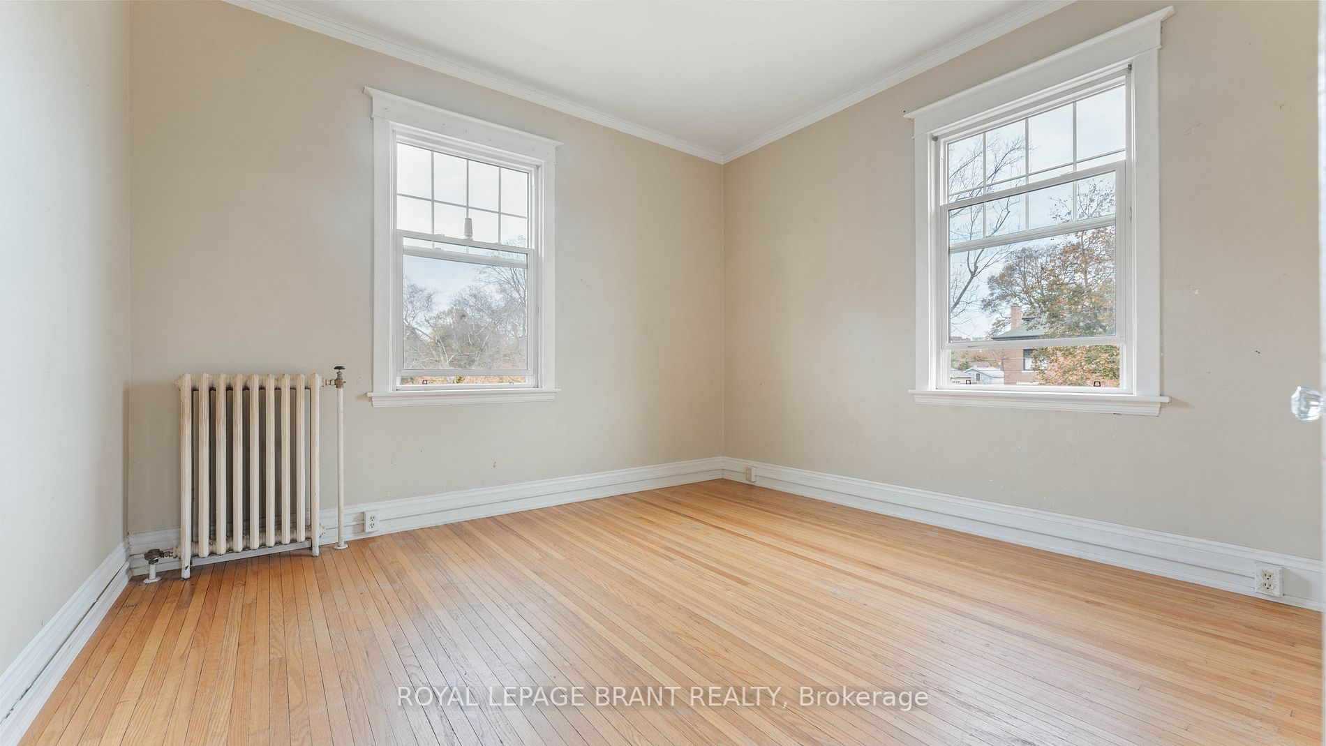 54 Dufferin Ave, ##3