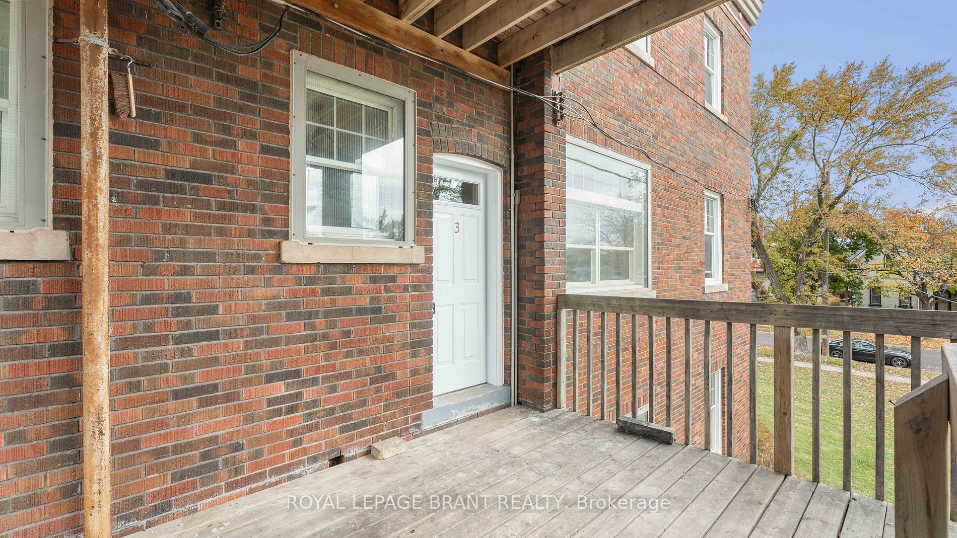 54 Dufferin Ave, ##3