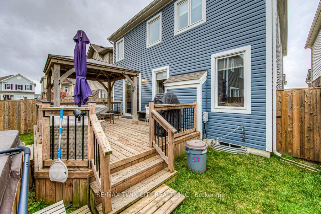 37 Ludolph St