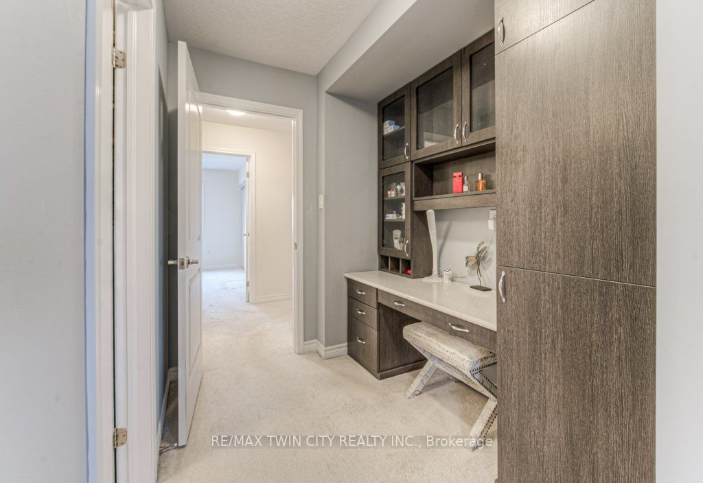 37 Ludolph St