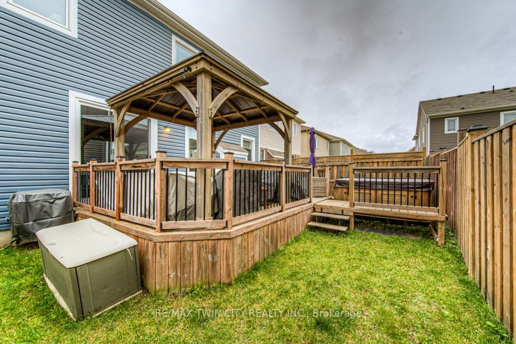 37 Ludolph St
