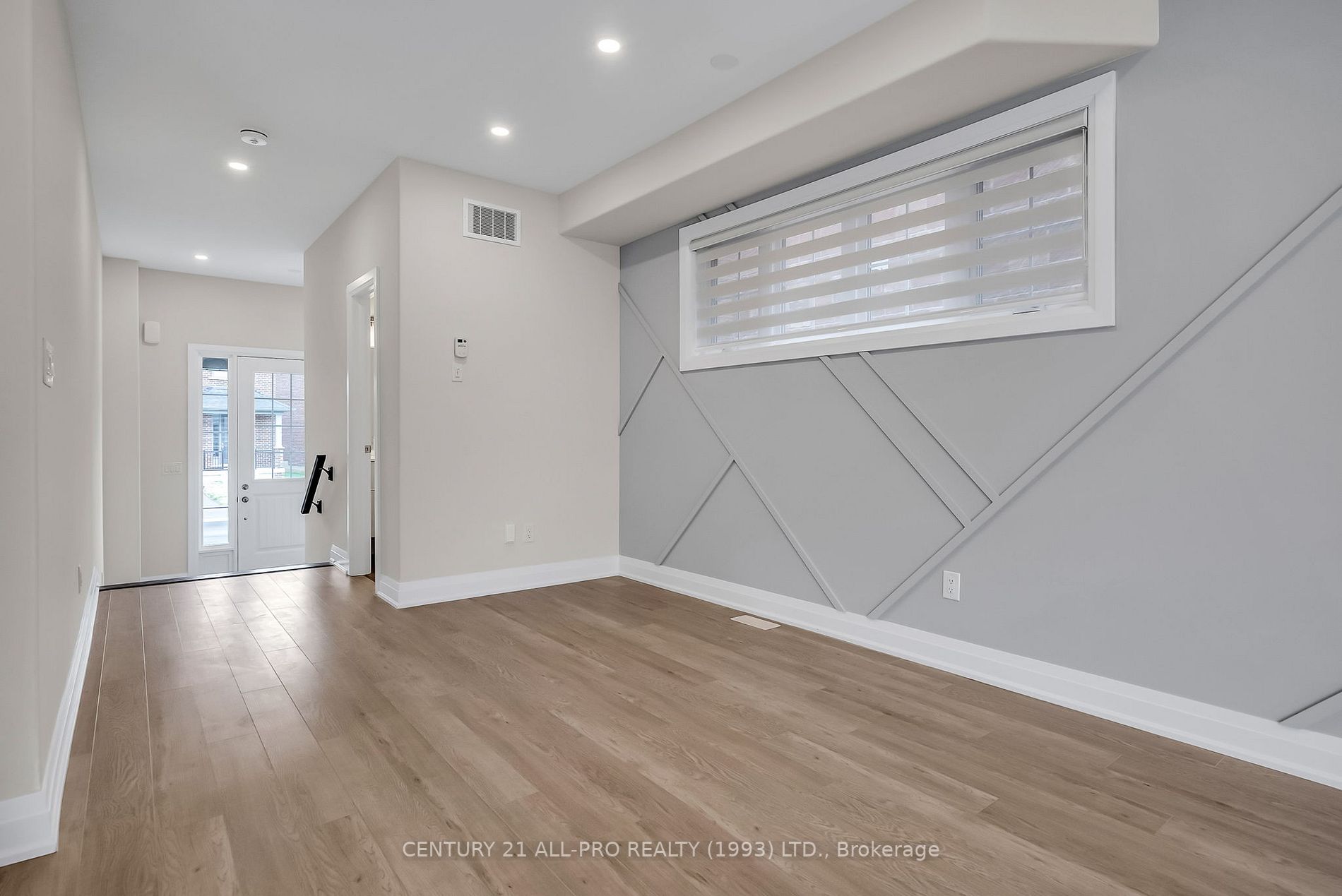 12 Fairhurst St