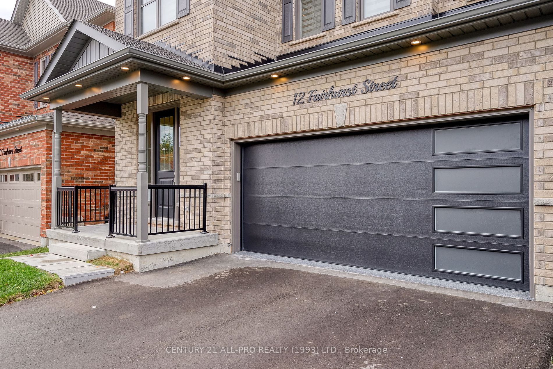 12 Fairhurst St
