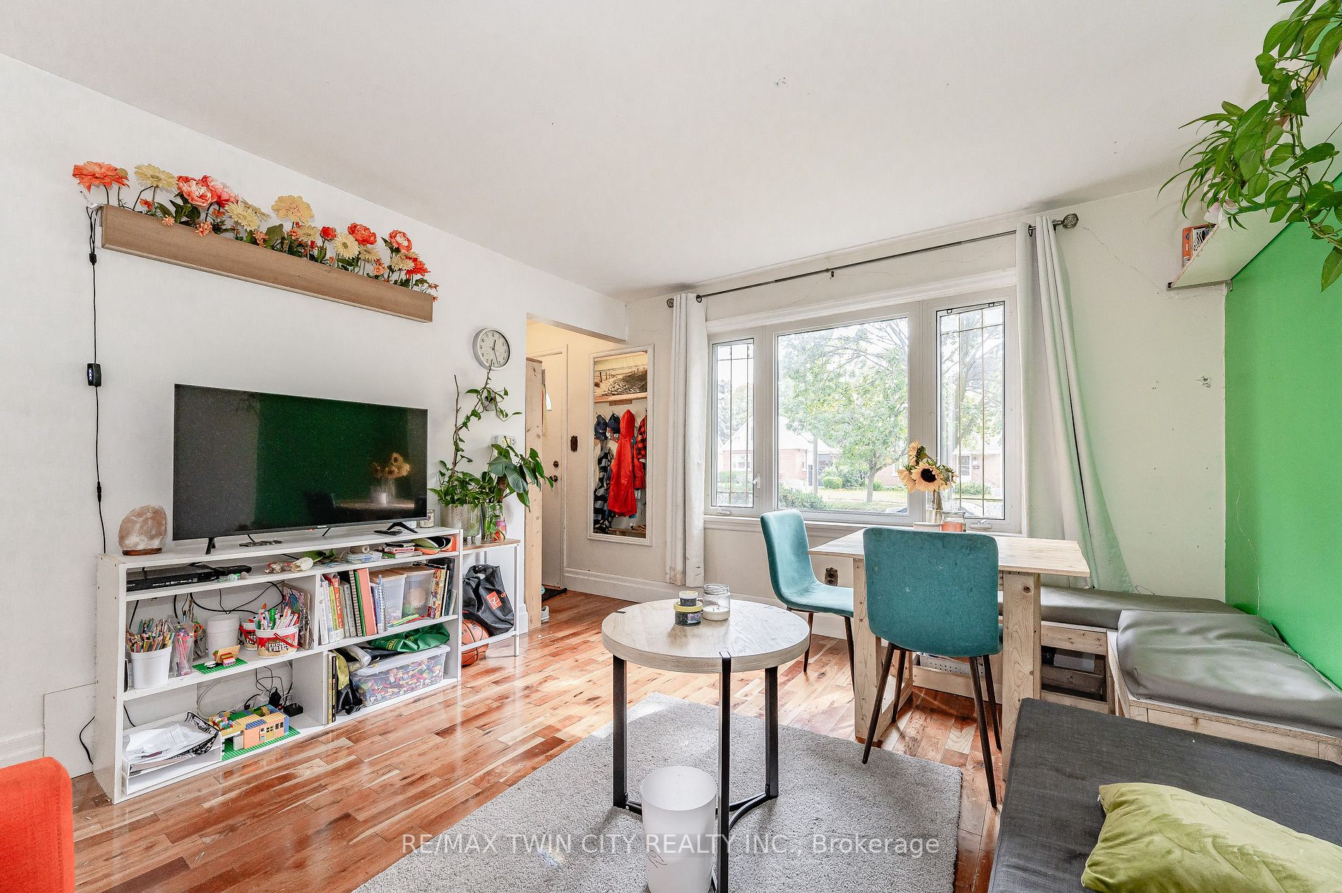 16 Layton St