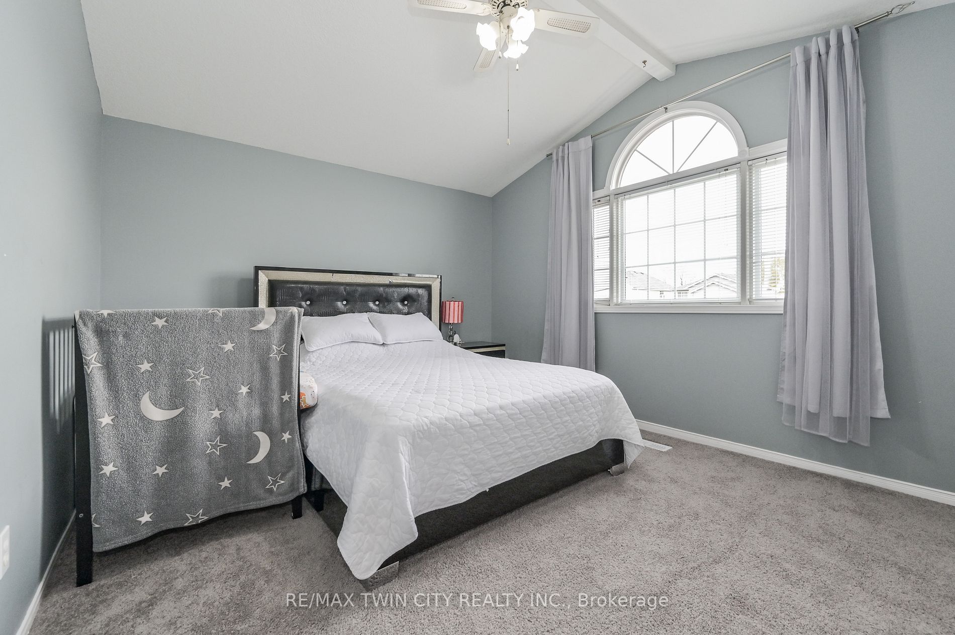 226 Grey Fox Dr