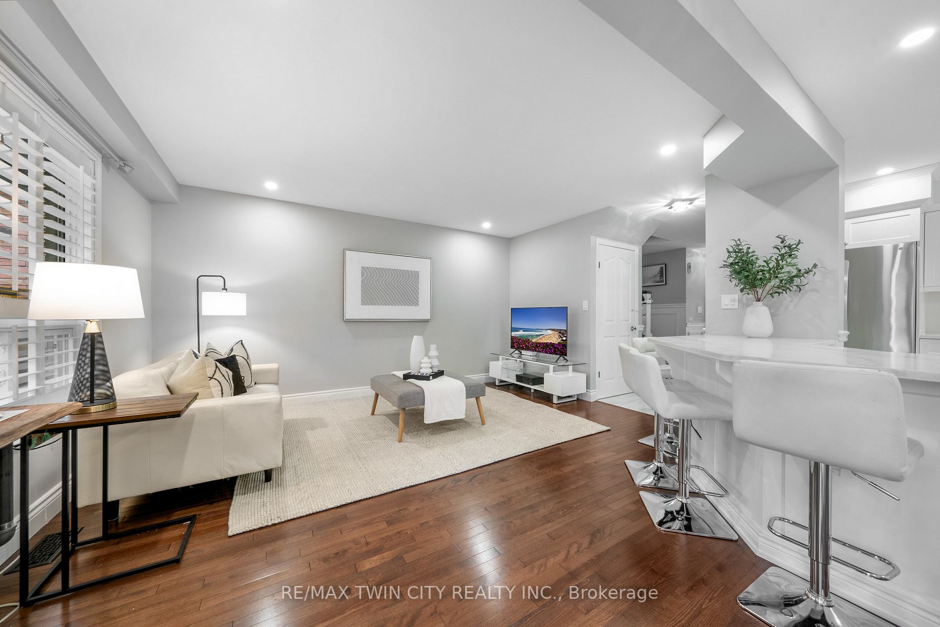 274 Huck Cres