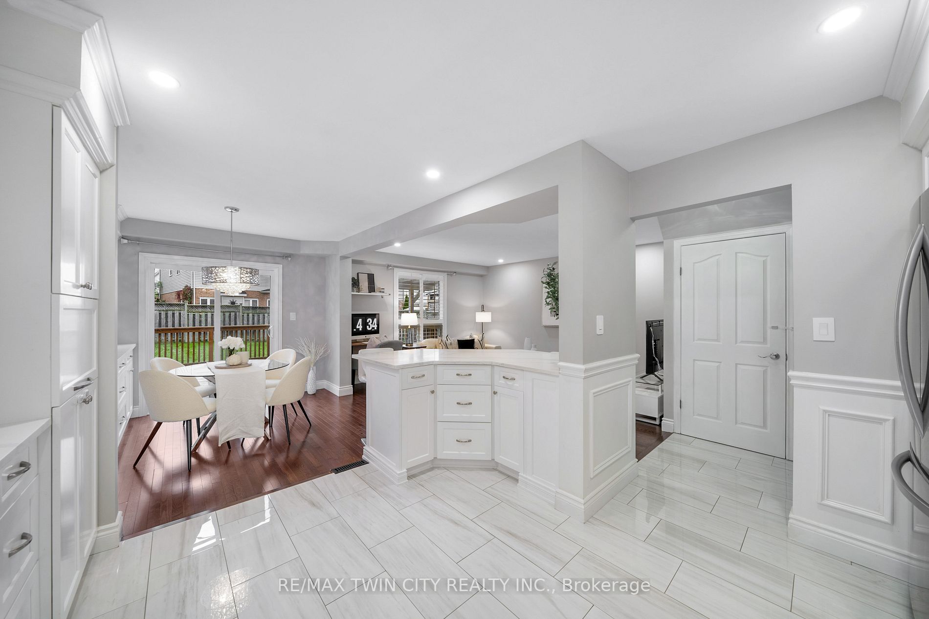 274 Huck Cres