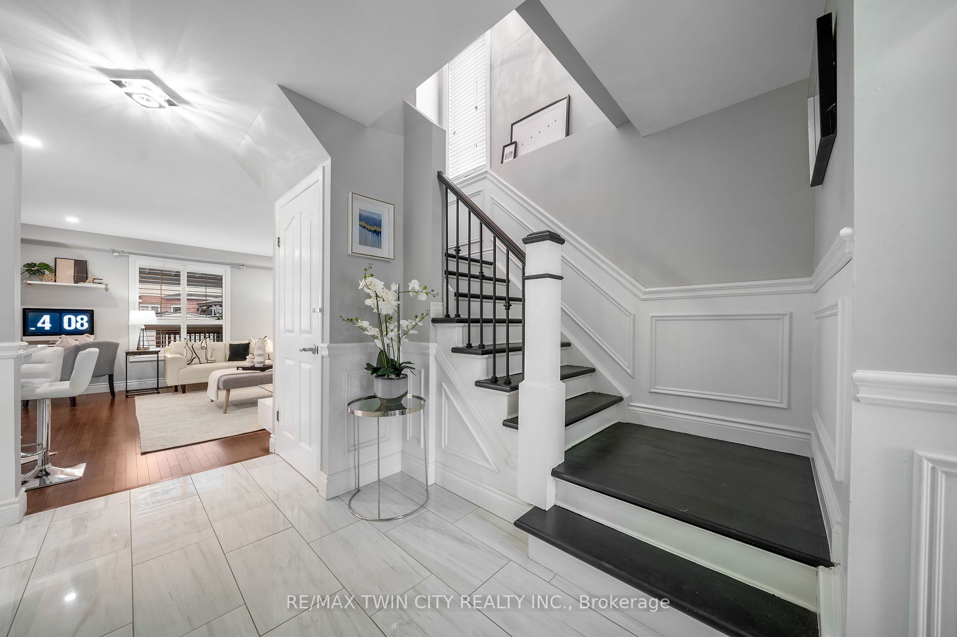 274 Huck Cres
