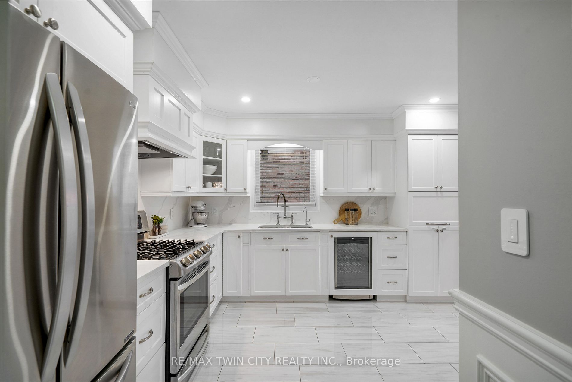 274 Huck Cres