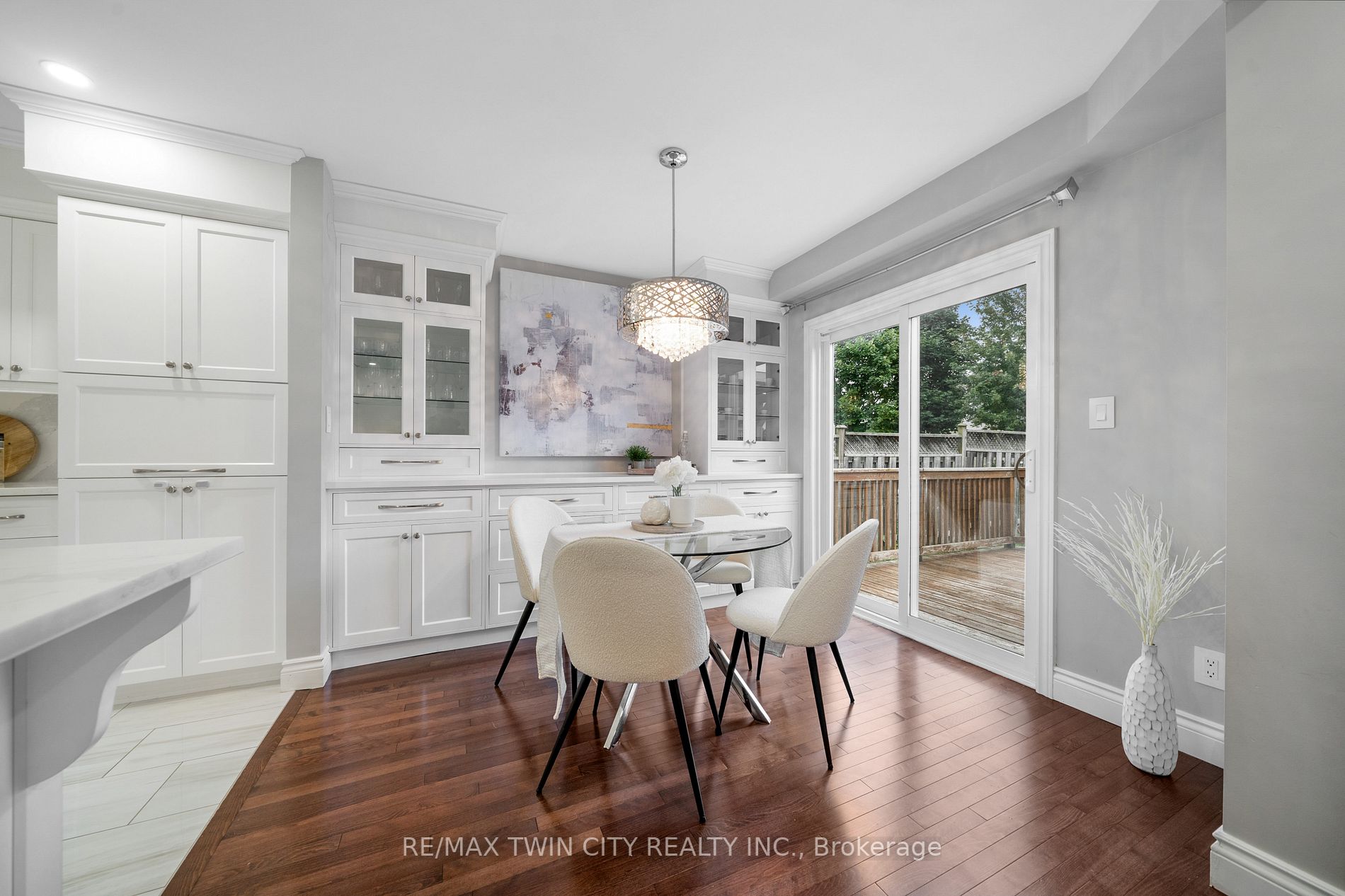274 Huck Cres