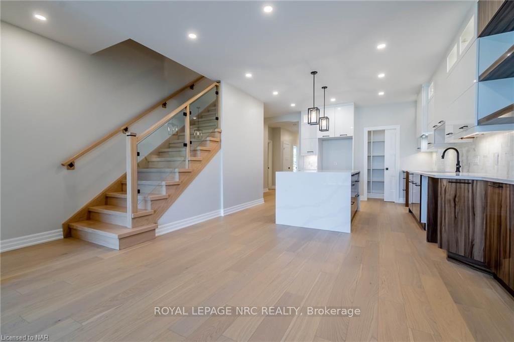 45B Lakeshore Rd